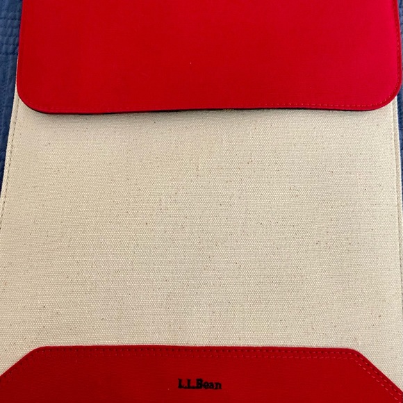 LL bean ipad case. Limited edition. Brand new, never used. - Picture 1 of 5